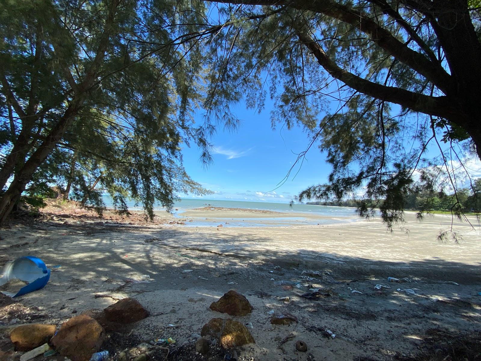 Sandee Tunjuk Laut Beach Photo