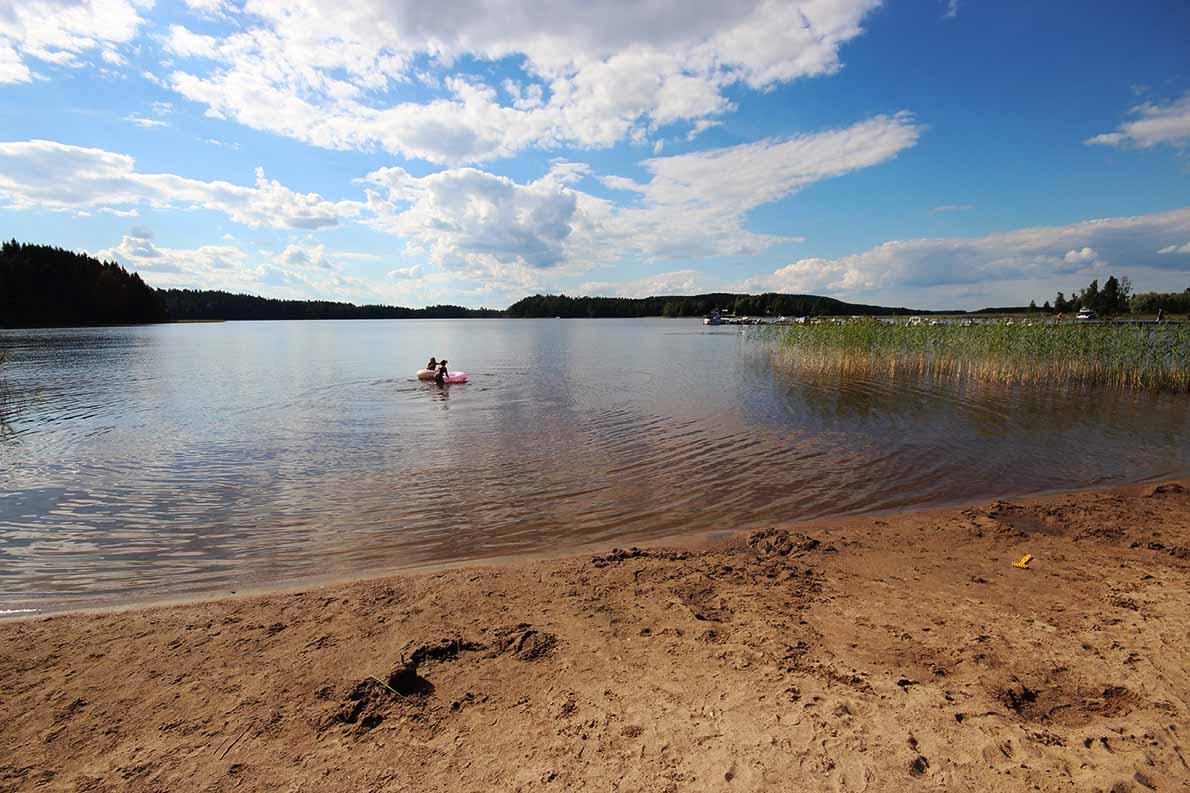 Sandee Niuva Swimming Beach Photo