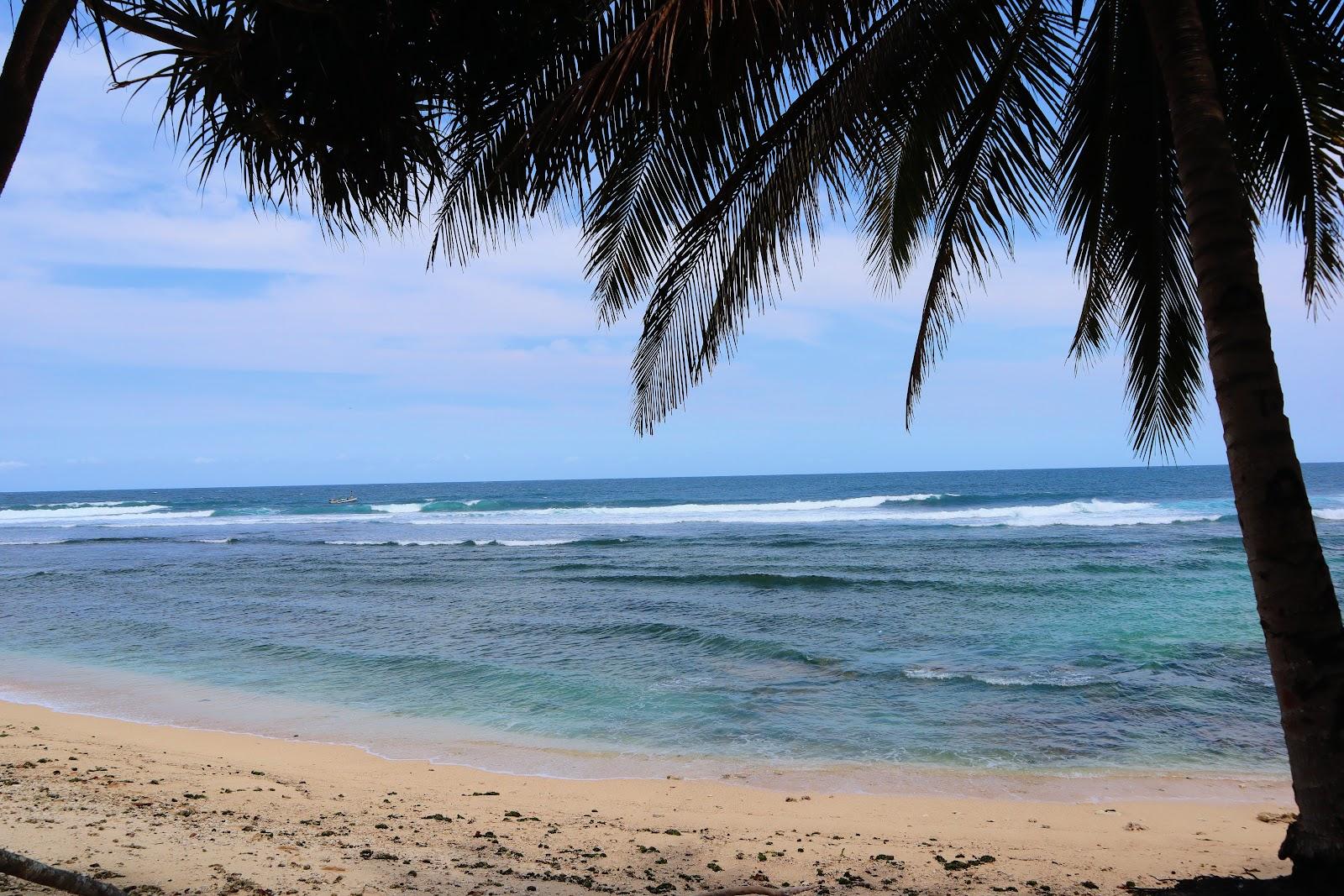 Sandee - Pantai Pahlawan Ratu