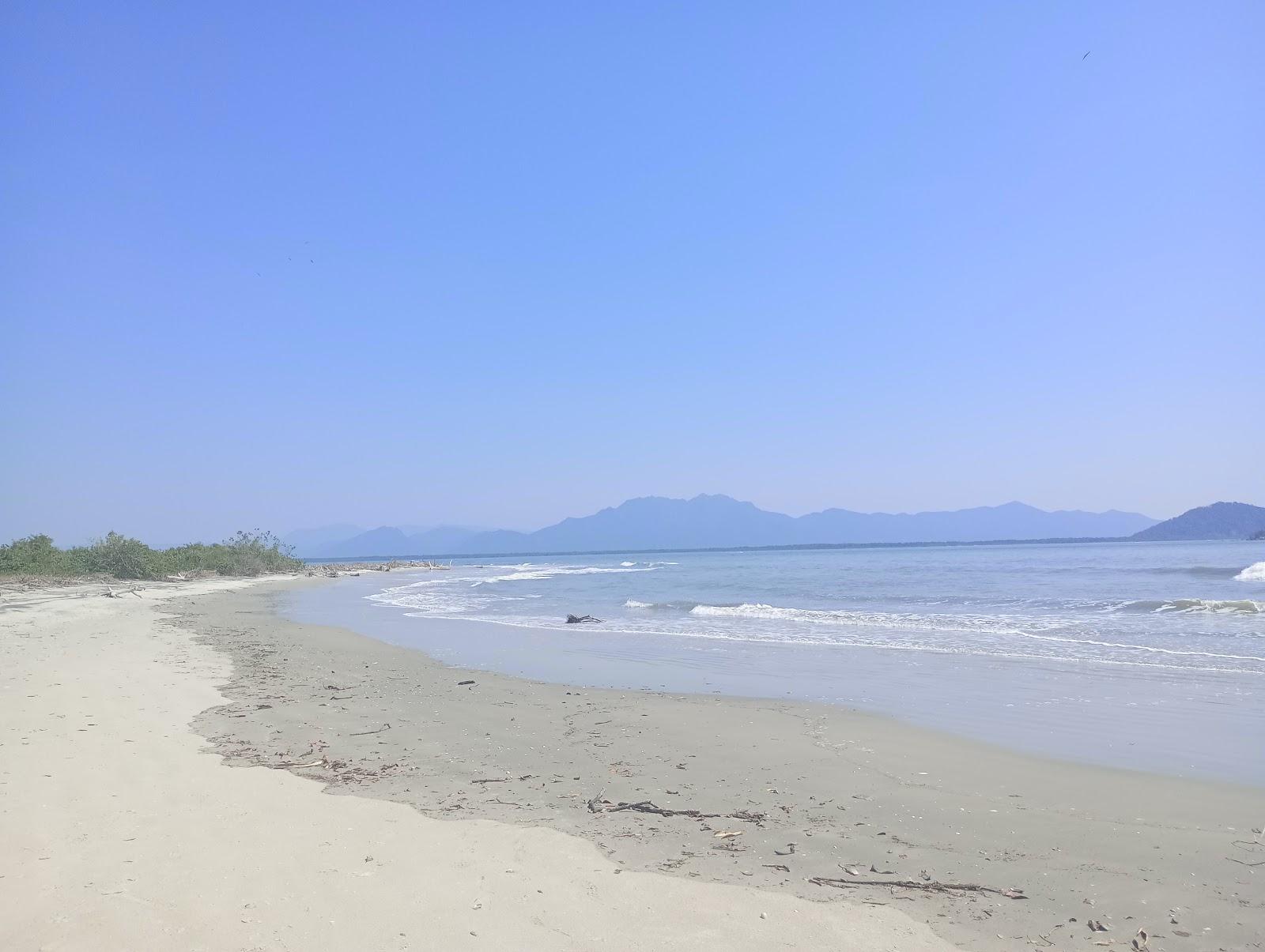 Sandee Pereirinha Beach