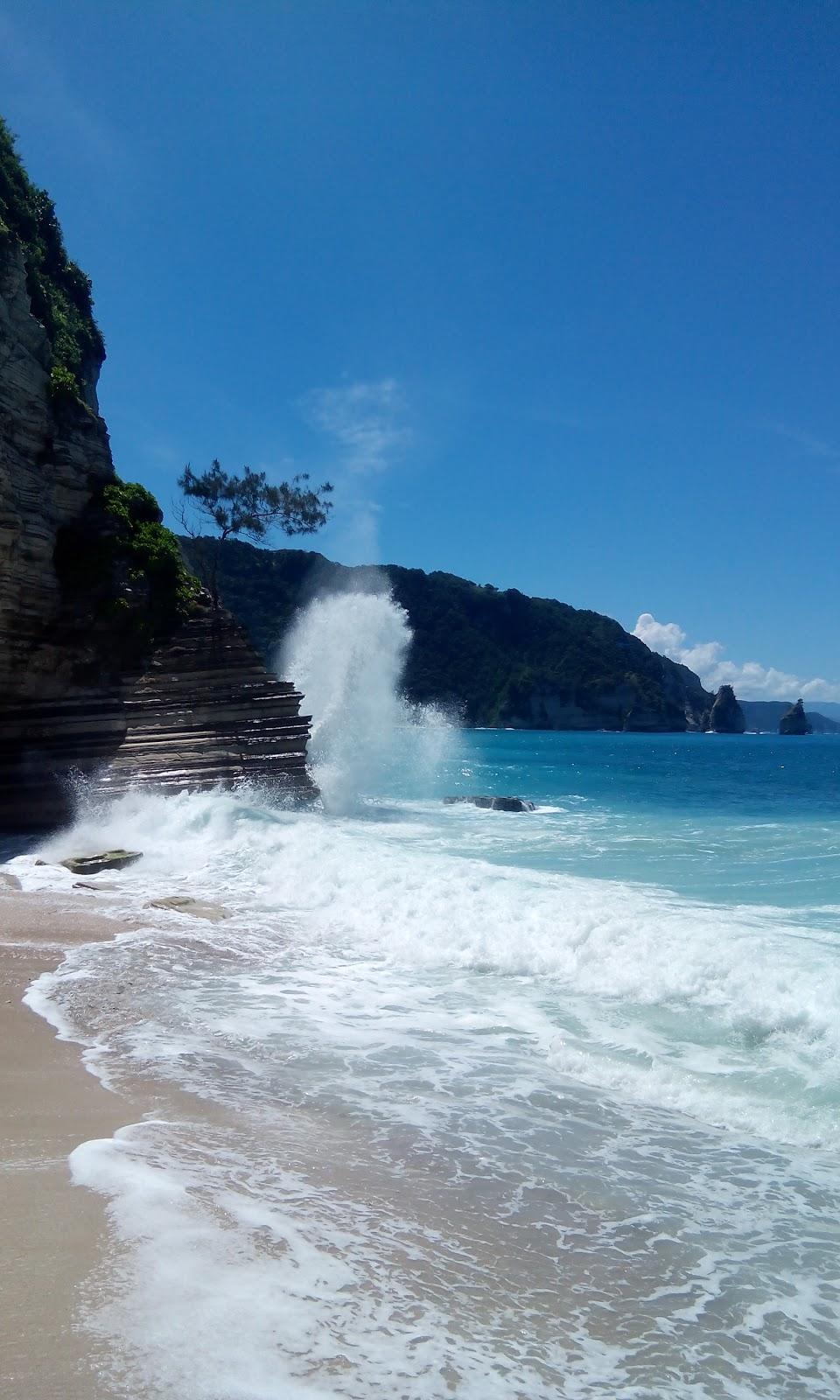 Sandee Pantai Haladu Kudu