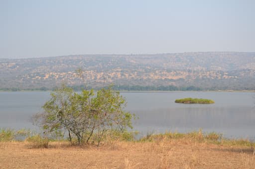 Sandee Lake Mihindi Photo