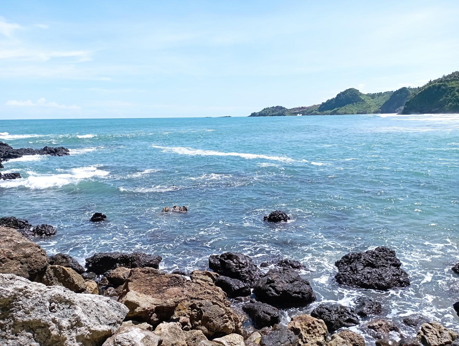 Sandee Pantai Gebyuran