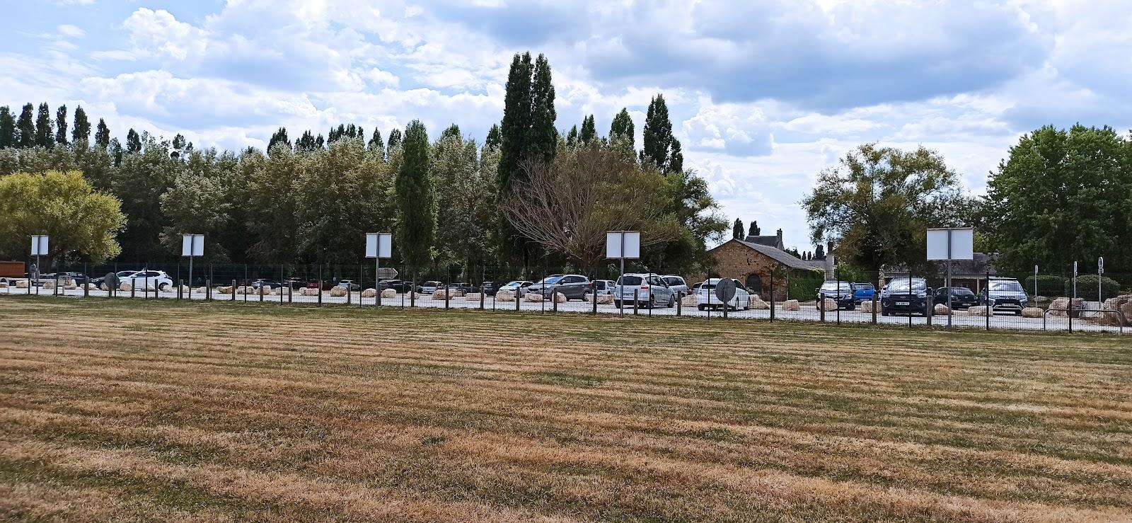 Sandee Base De Loisirs Du Mele Sur Sarthe Photo