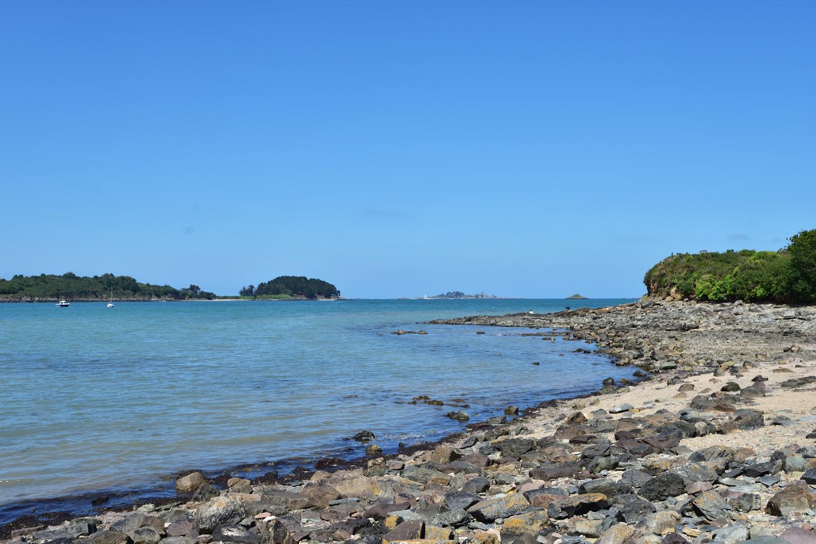 Sandee Plage De Cruckin Photo