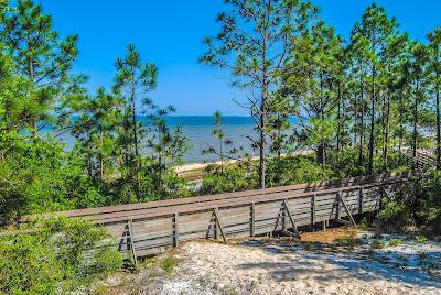 Sandee - Bay Bluffs Park