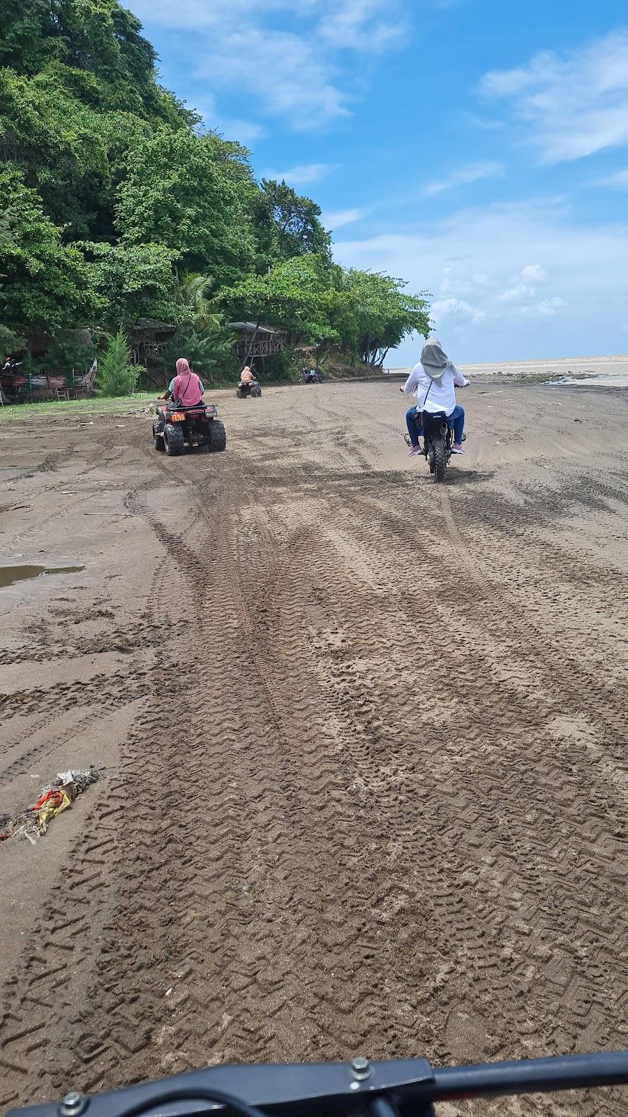 Sandee Pantai Gua Manik