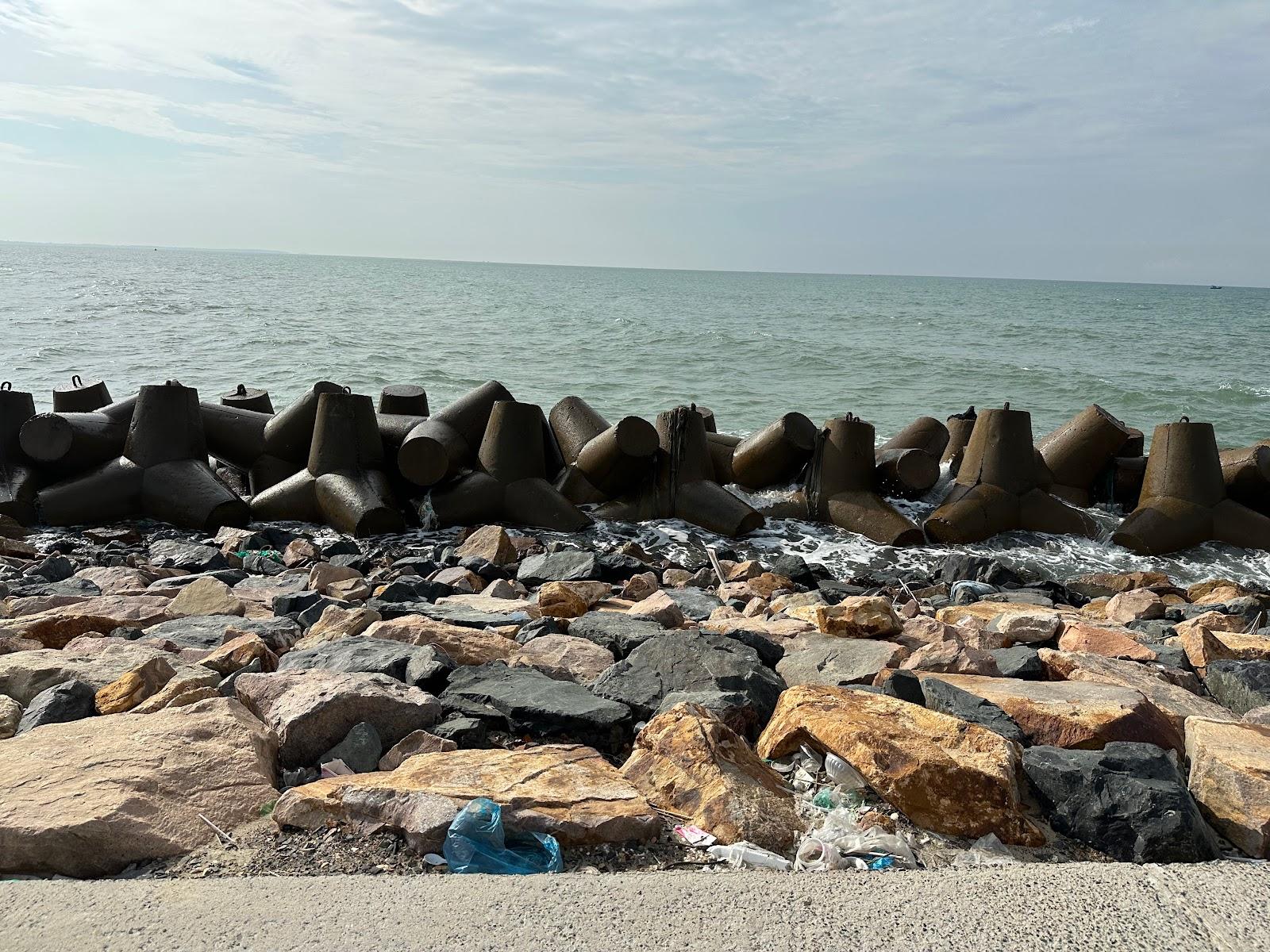 Sandee Ong Dia Rocky Beach Photo