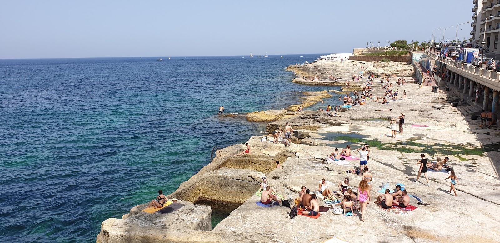 Qui-Si-Sana Beach, Malta - Know BEFORE You Go