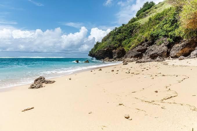 Sandee Gunung Payung Beach Photo