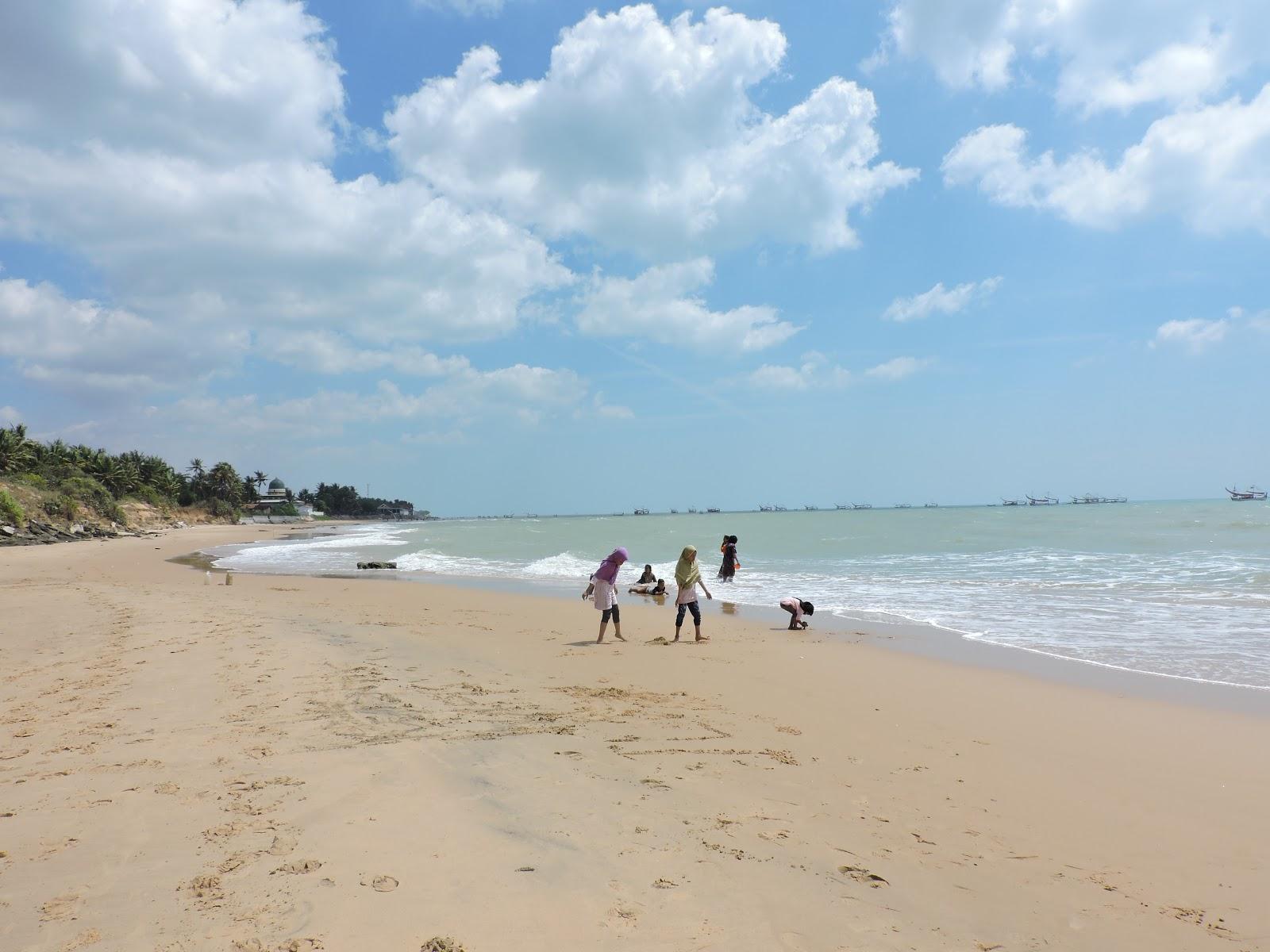 Sandee Pantai Wisata Slopeng