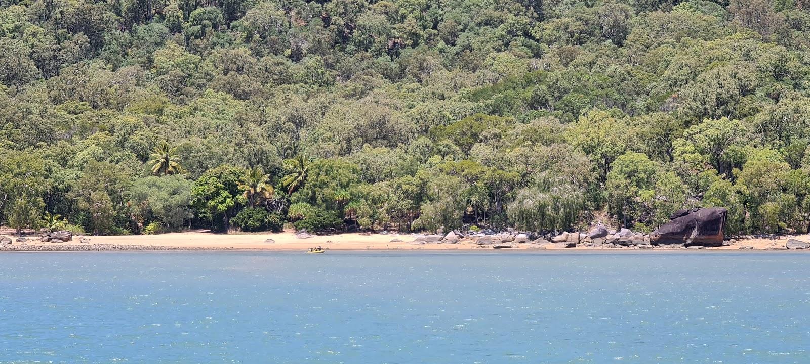 Sandee Sunny Bay