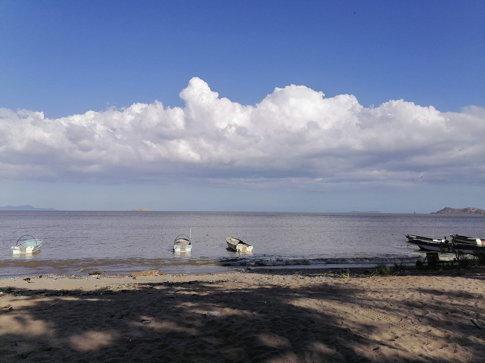 Sandee Leona Beach Photo