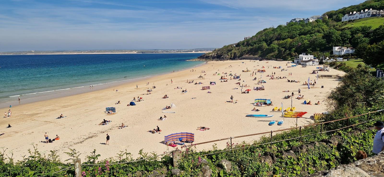 Sandee Carbis Bay