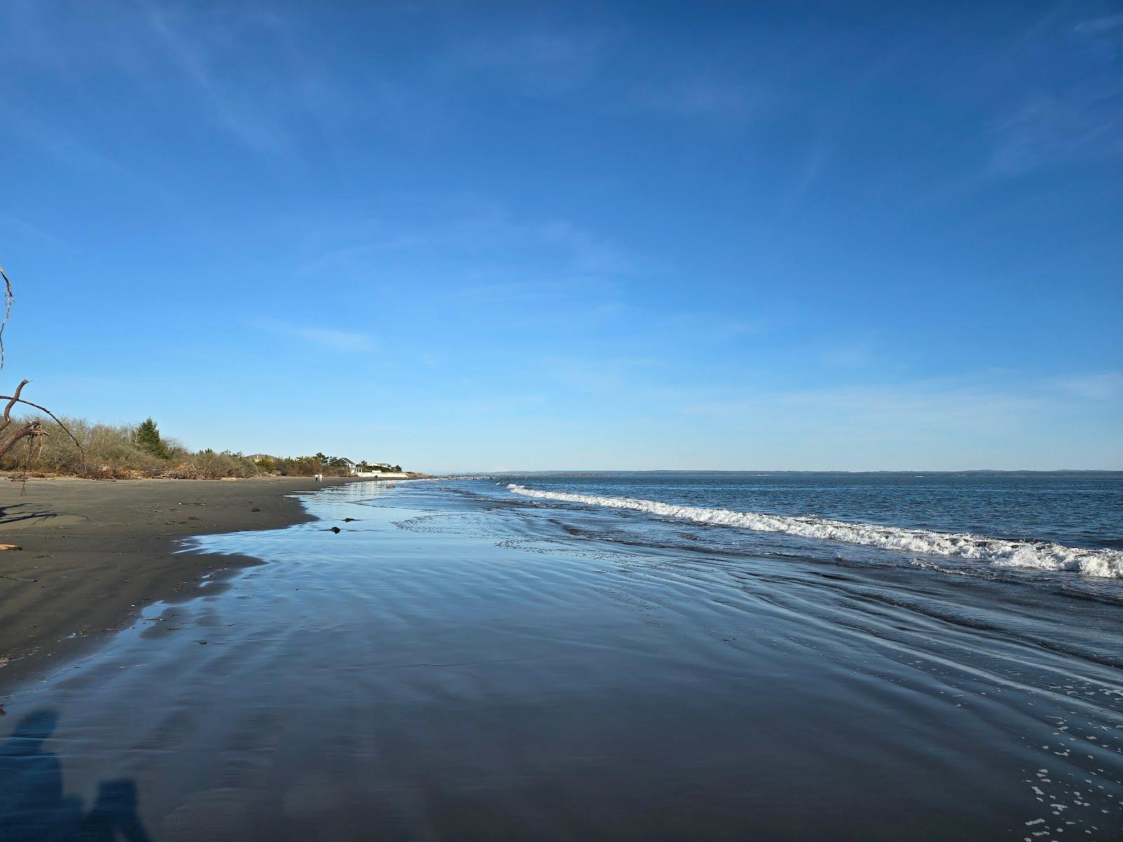 Sandee Oyhut And Illahee Beach North Photo