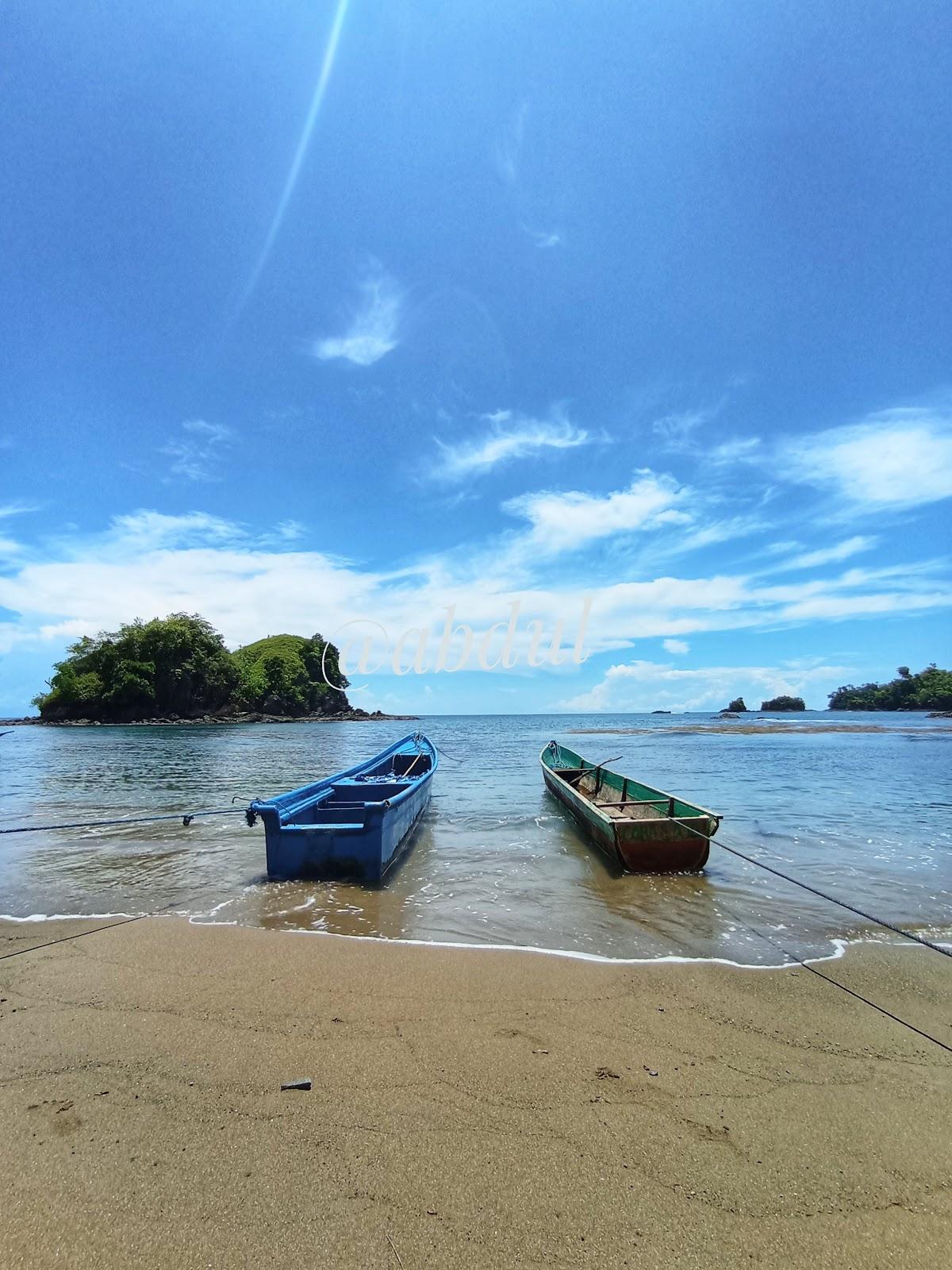 Sandee Pantai Batu Lobang Pasir Putih Photo