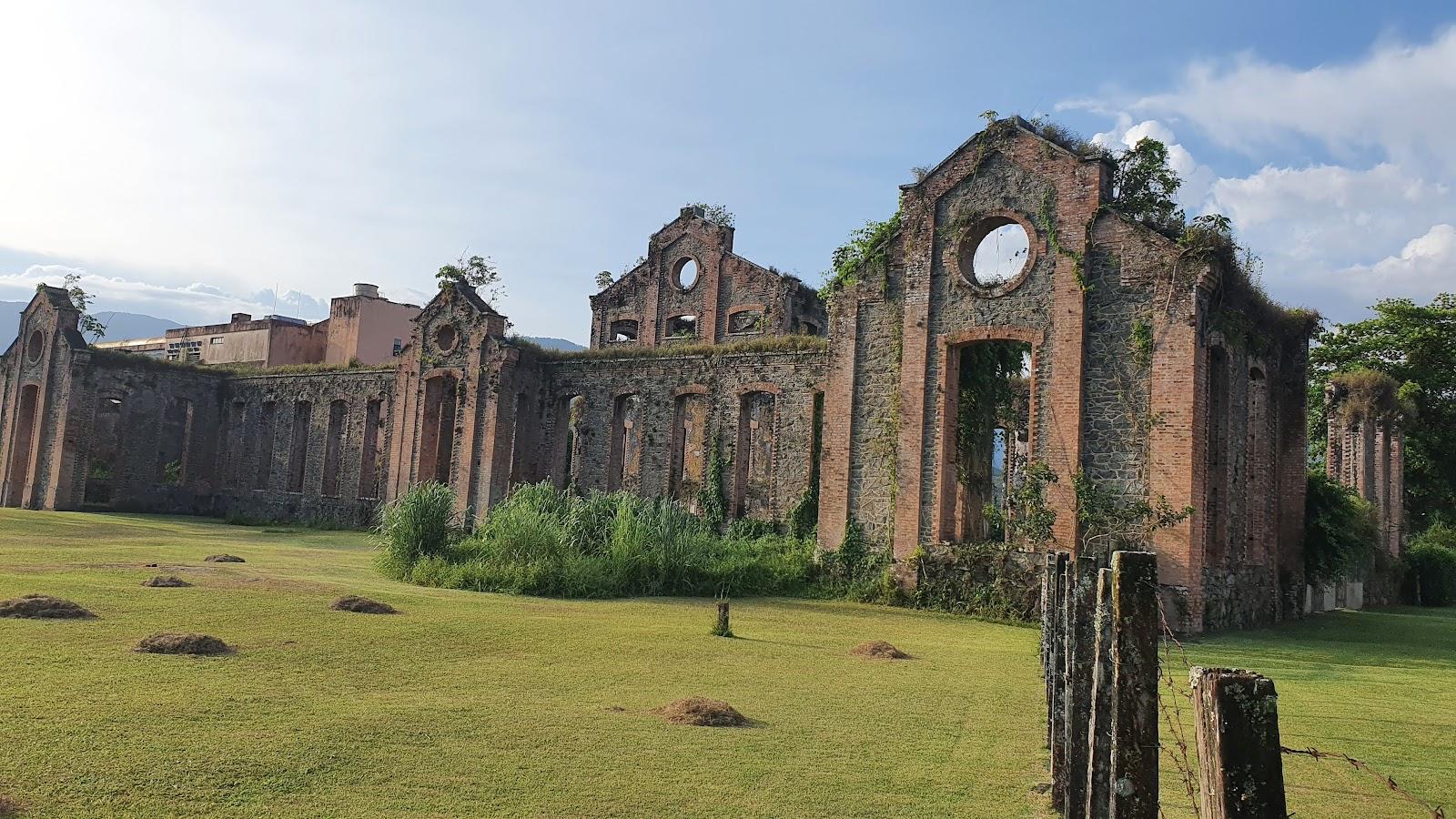 Sandee Prainha Das Ruinas