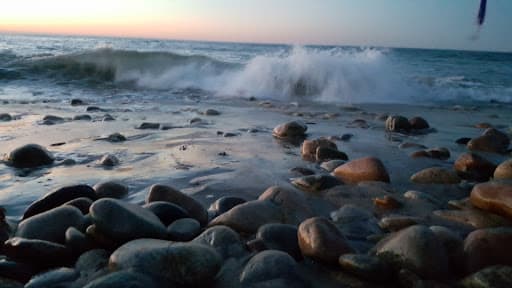 Sandee Oyster Pond And Shagwong Point Beach Photo