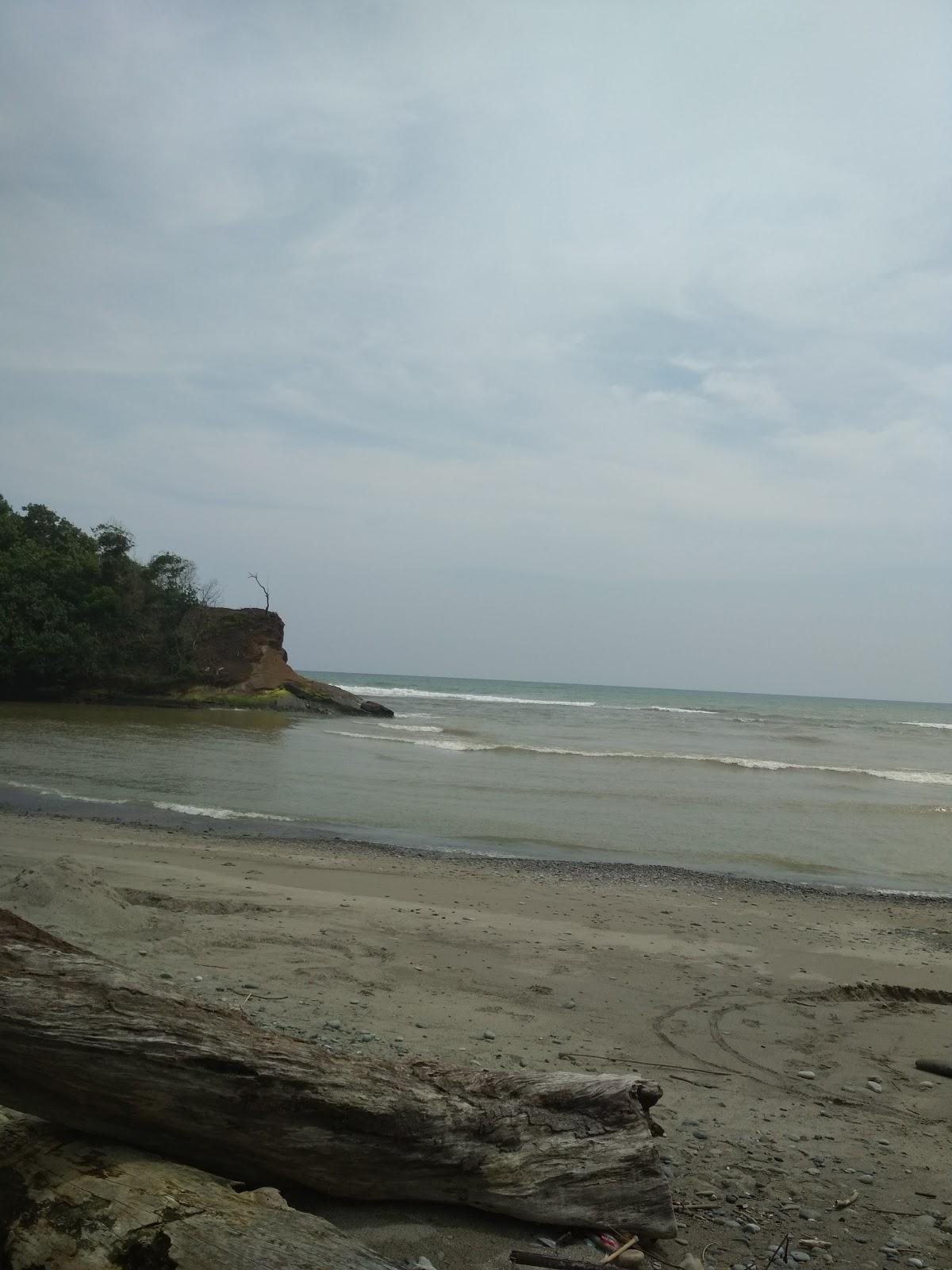 Sandee Pantai Mengkudum