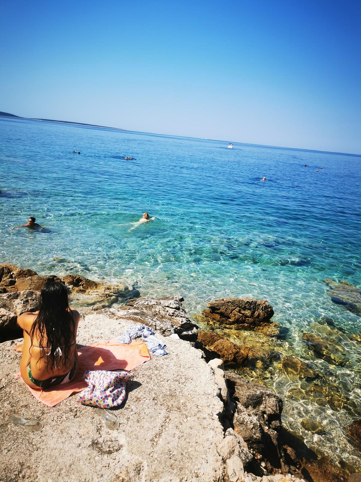 Sandee Gira Beach
