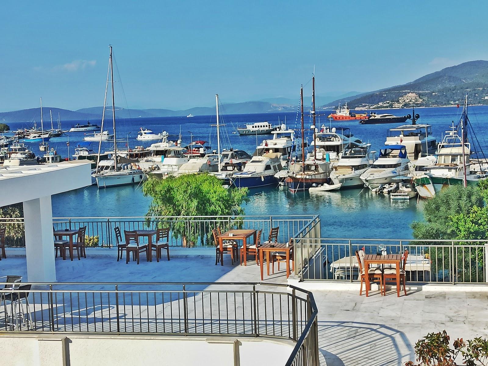 Sandee Buk Beach Club