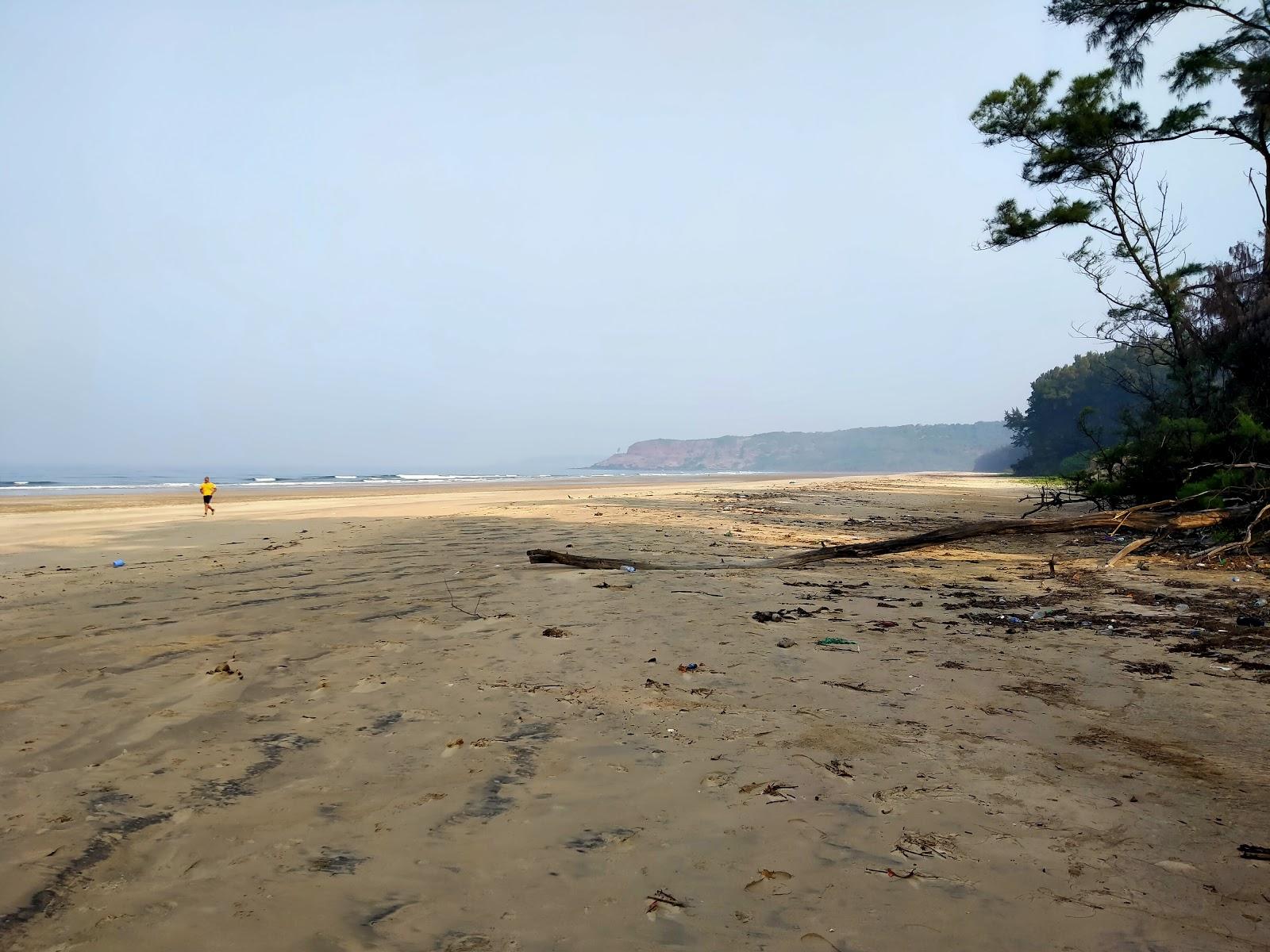 Sandee Basni Beach