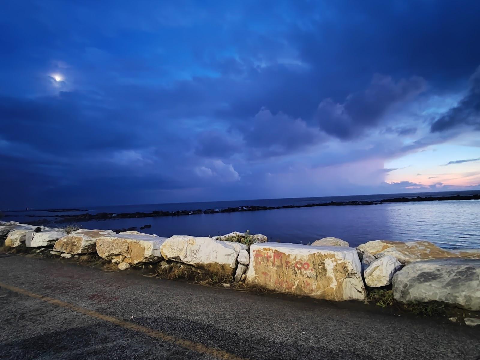 Sandee Spiaggia Libera Angolo Del Mare Photo