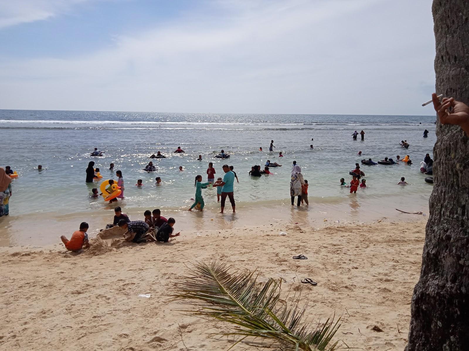 Sandee Pantai Putih Sawang Indah Kecamatan Labuhanhaji Timur
