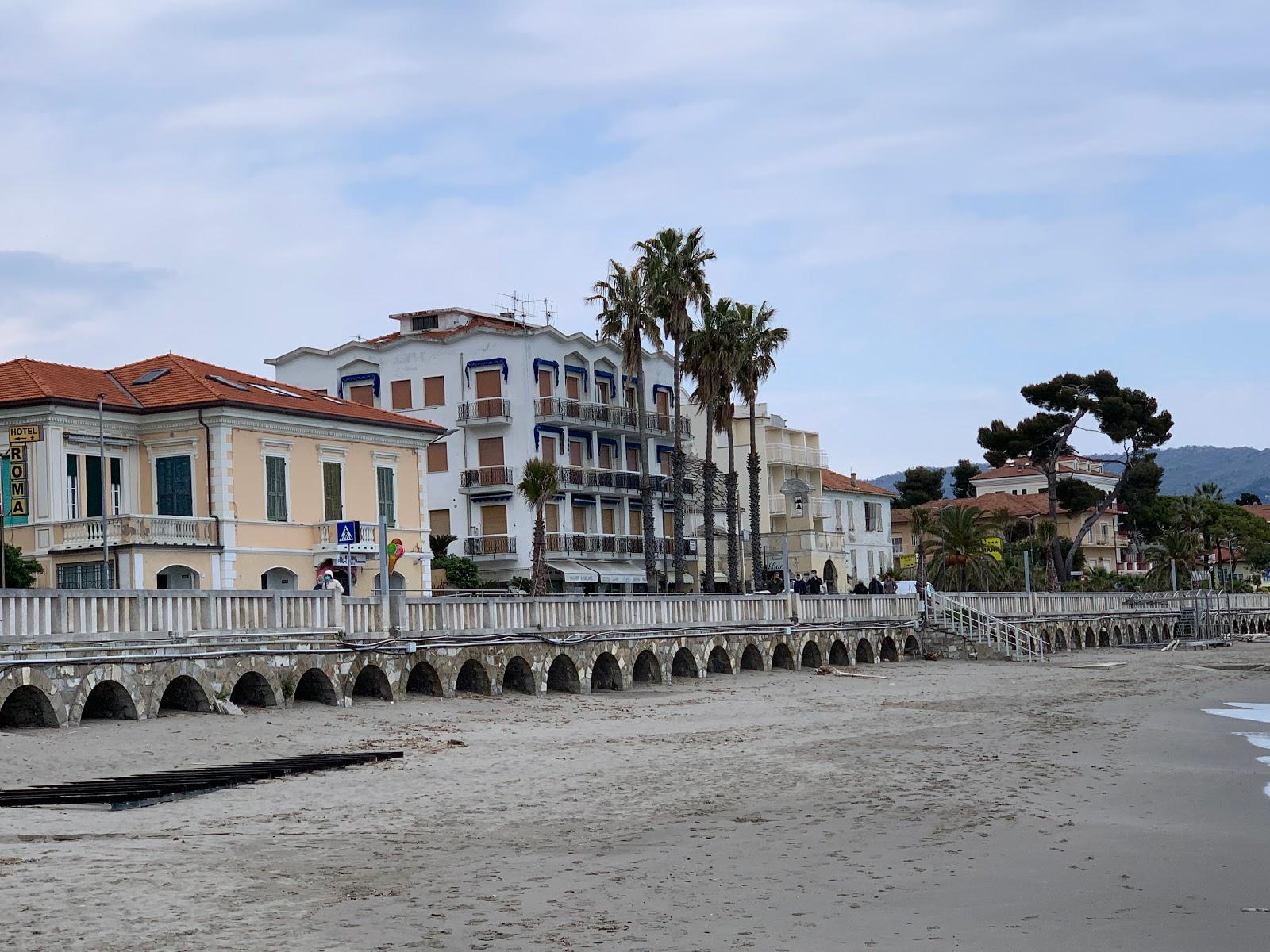 Sandee Spiaggia Libera Attrezzata Bagni Dell'Angelo Photo