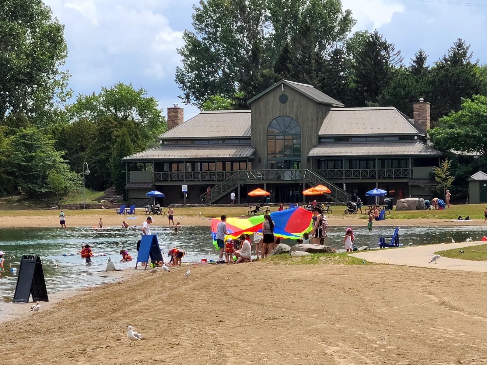 Sandee L'Ile Notre-Dame Beach
