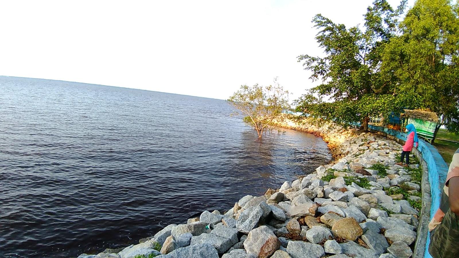 Sandee Pantai Marina Puak - Teluk Makmur