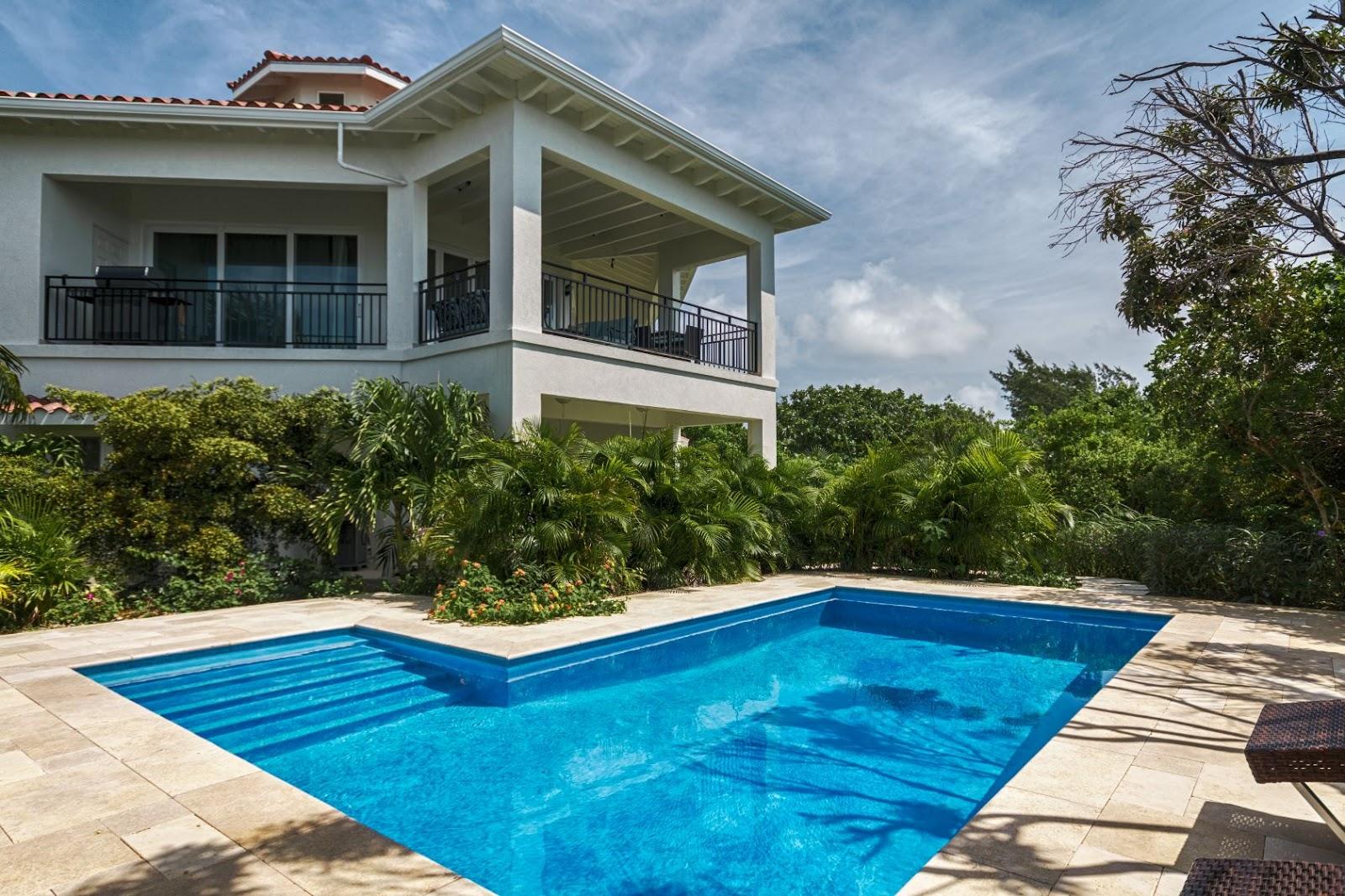 Sandee Villa Esencia