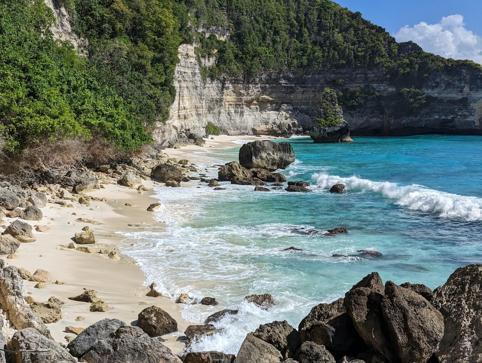 Sandee Suwehan Beach