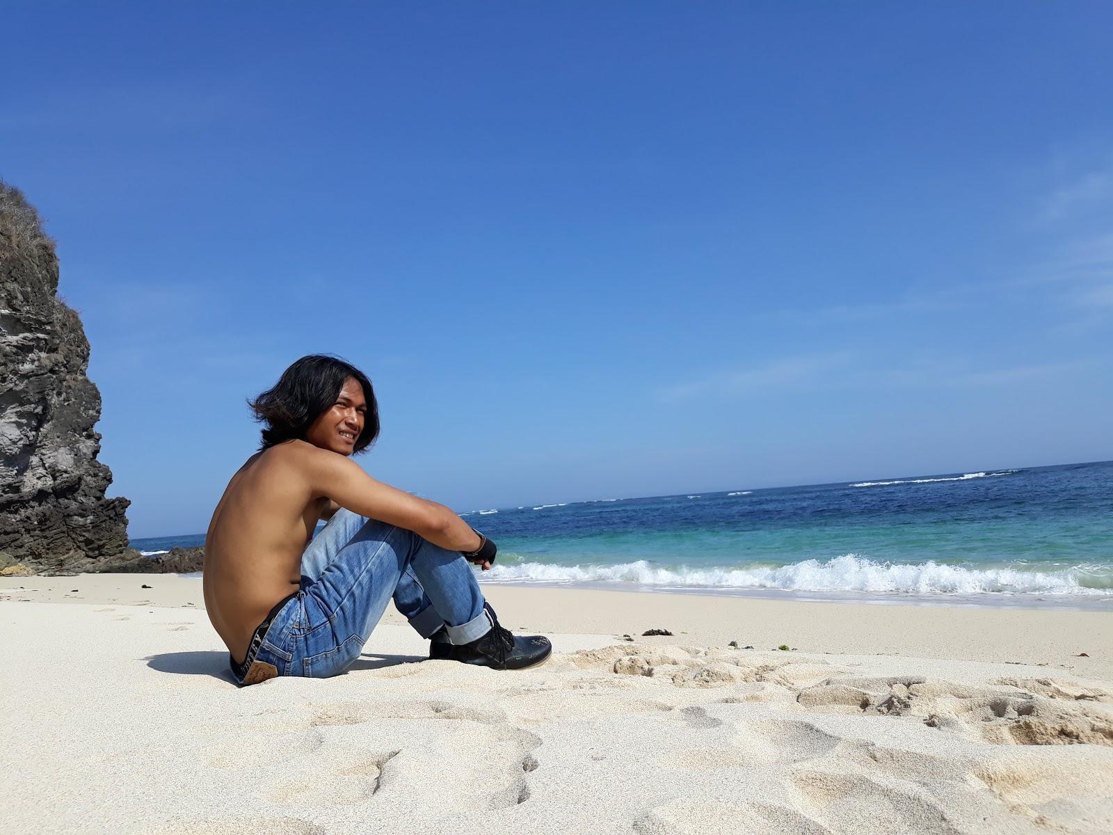 Sandee Pantai Rontu