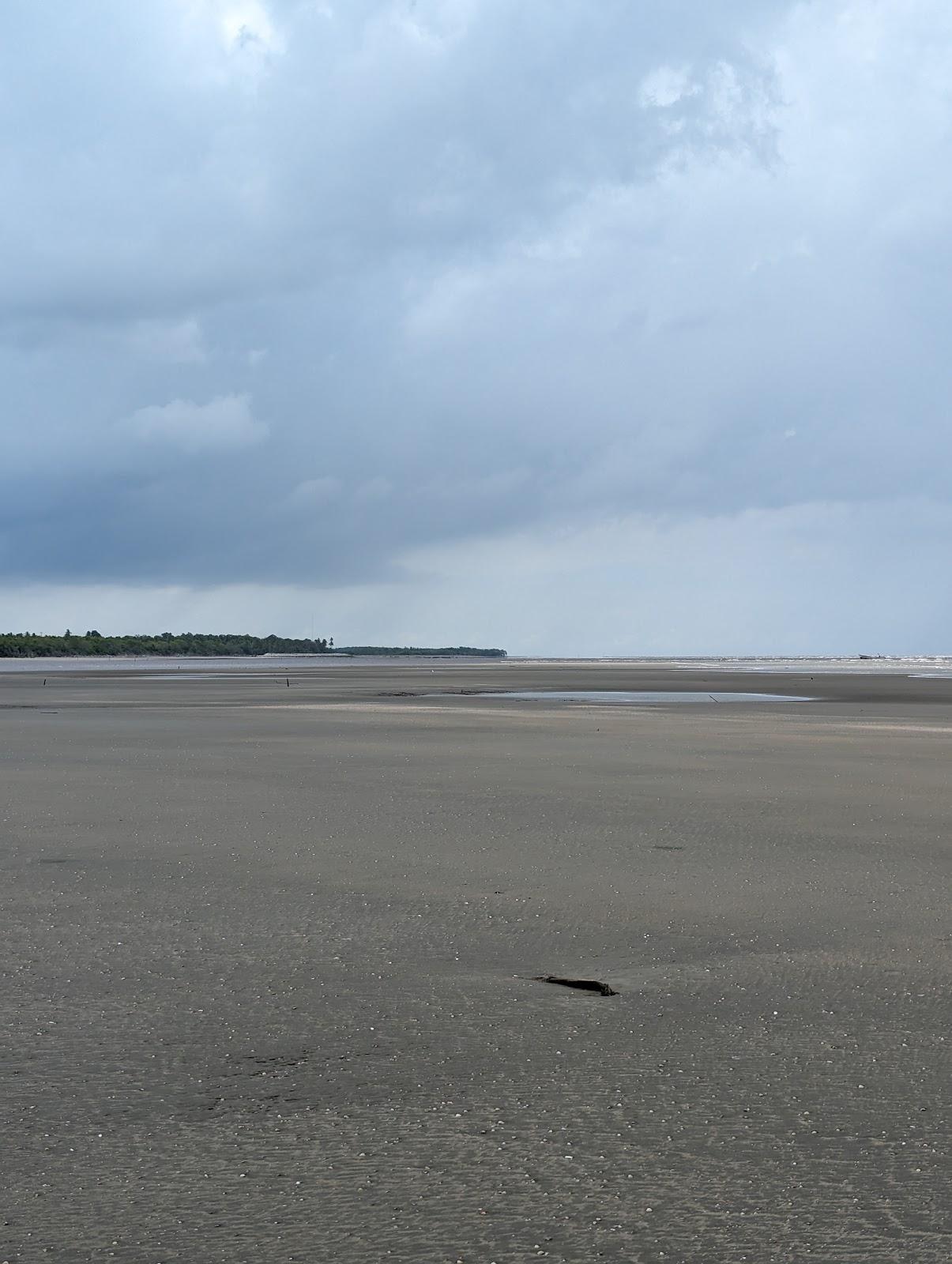 Sandee Luri Beach