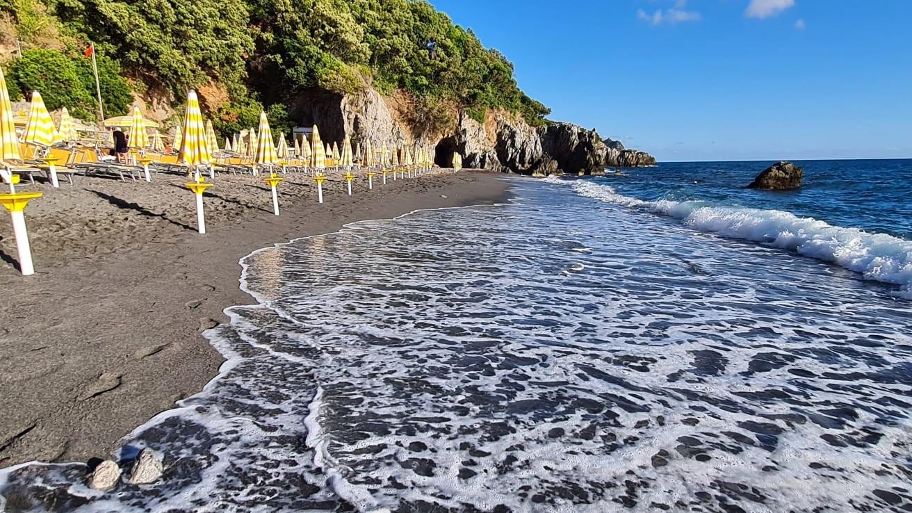 Sandee Lido Di Macarro Photo