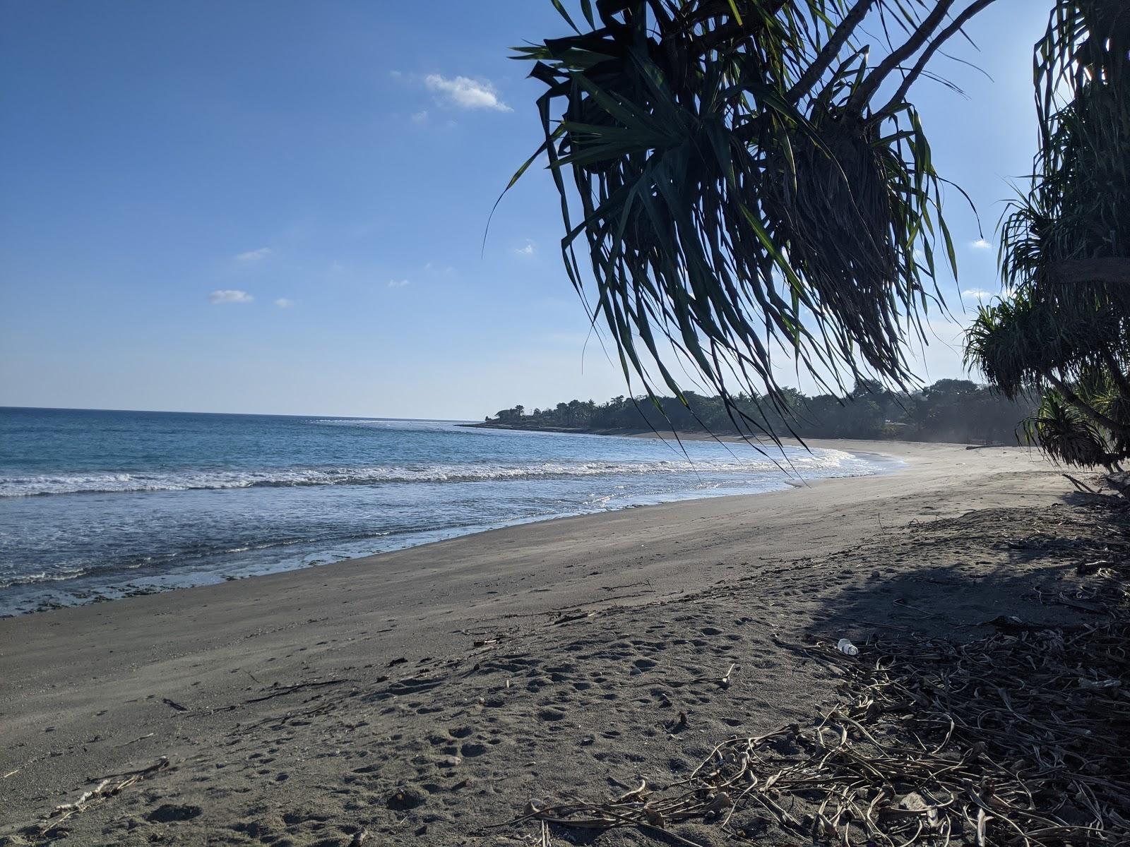 Sandee Pantai Rajawali Bantal Photo