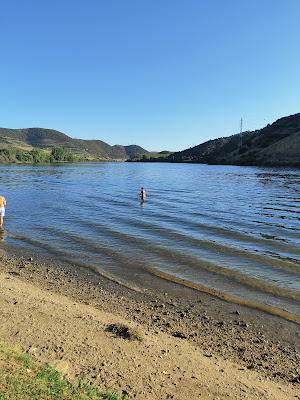 Sandee - Praia Fluvial Foz Rio Sabor