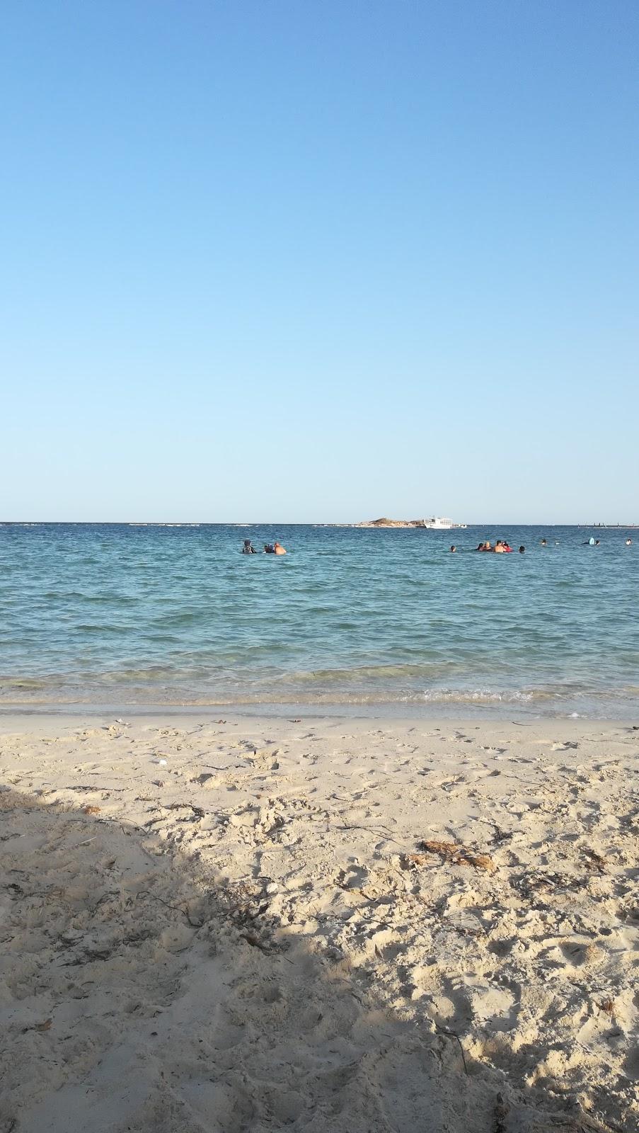 Sandee Plage Lila Hadhriya