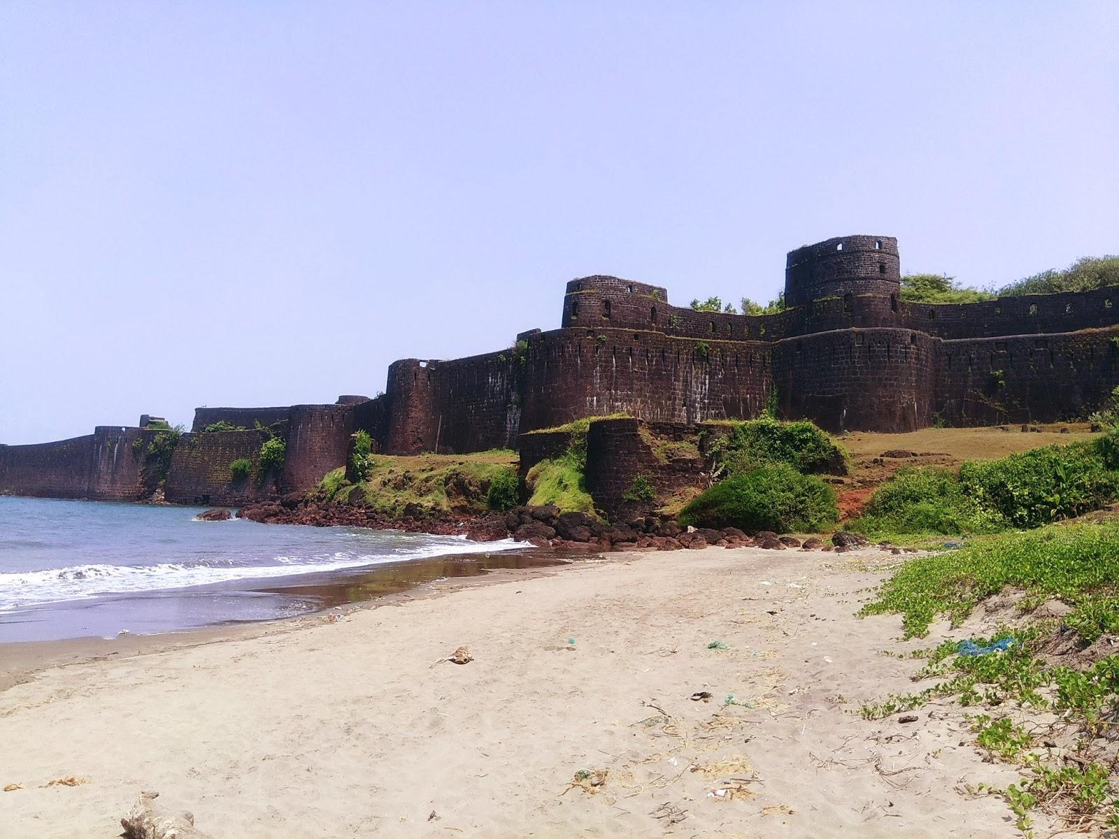 Sandee Vijaydurg Beach
