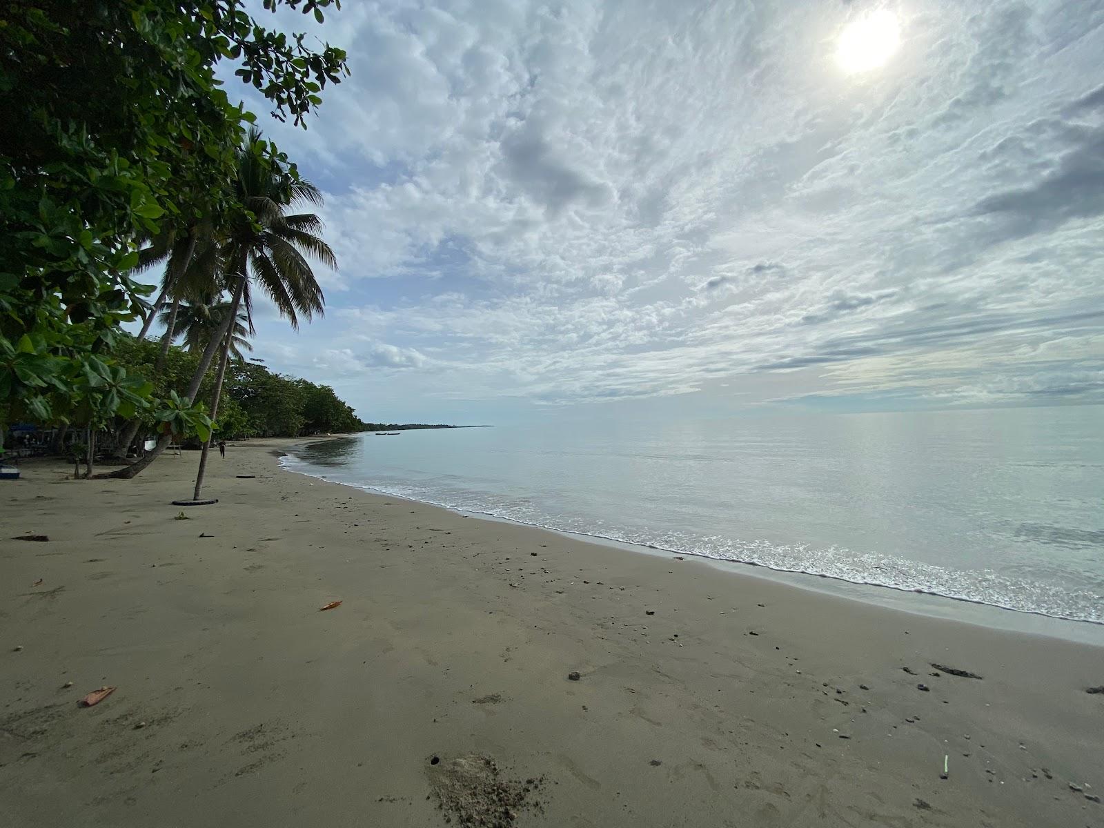 Sandee Pantai Parapat Makuau Tungku Photo