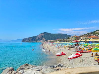 Sandee - Spiaggia Libera E Attrezzata