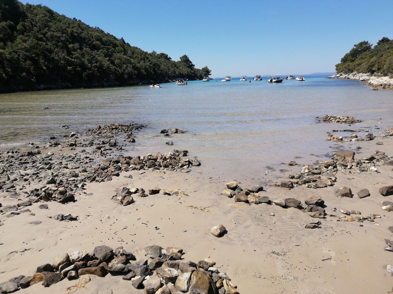 Sandee Valsika Strand Bay Photo