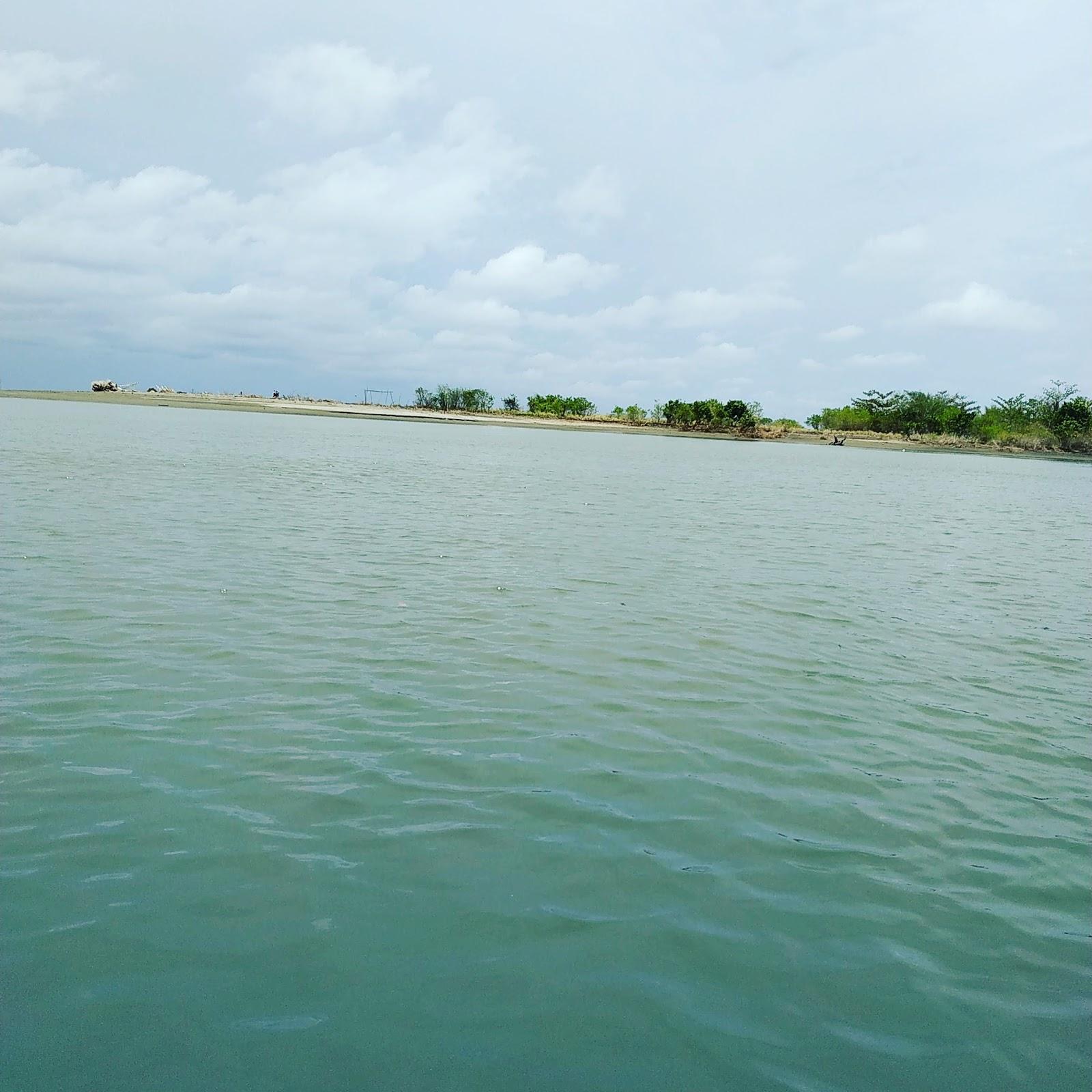 Sandee Pantai Indah Minanga