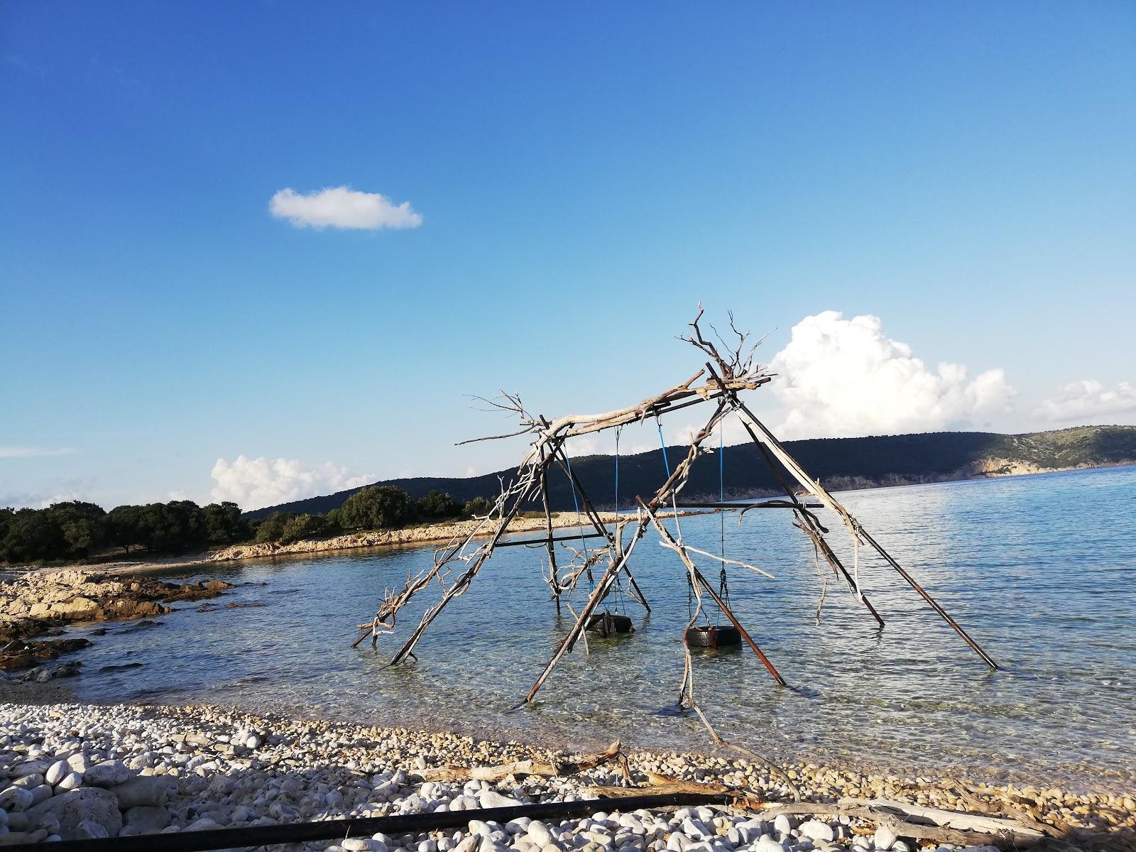 Sandee Tarej Beach