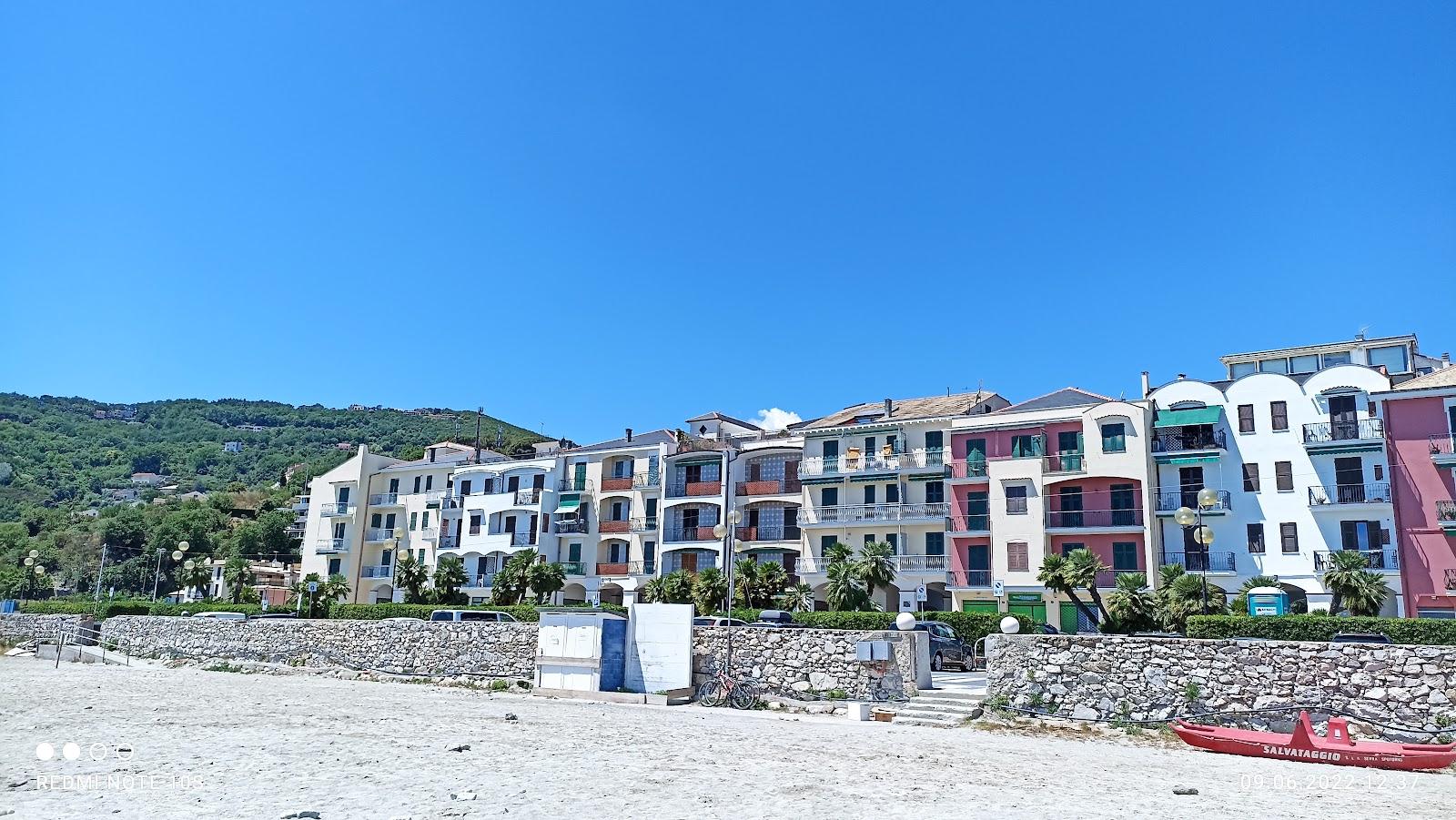 Sandee Spiaggia Libera Il Miglio Verde Beach