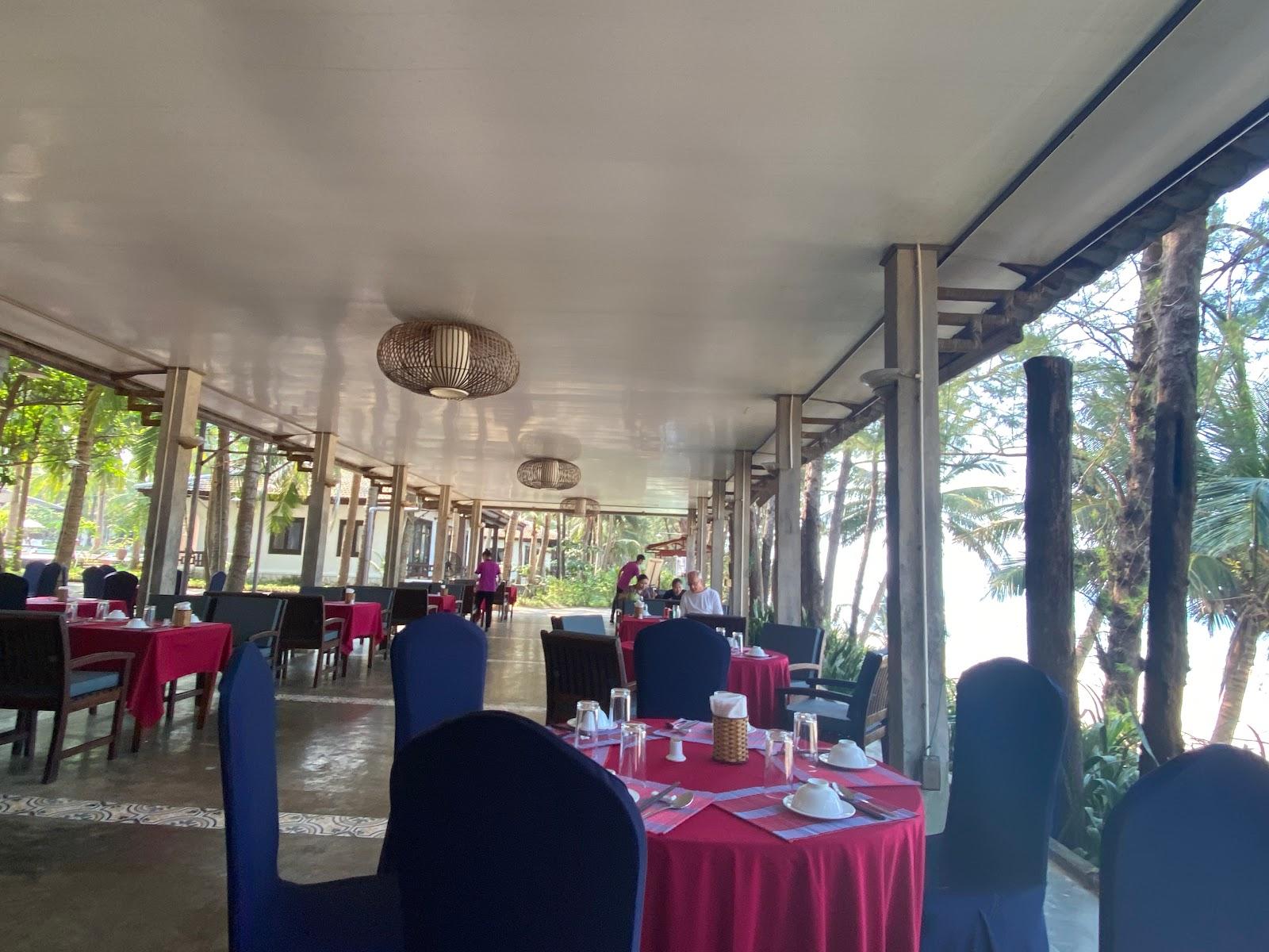 Sandee Lang Co Beach + Dining Area