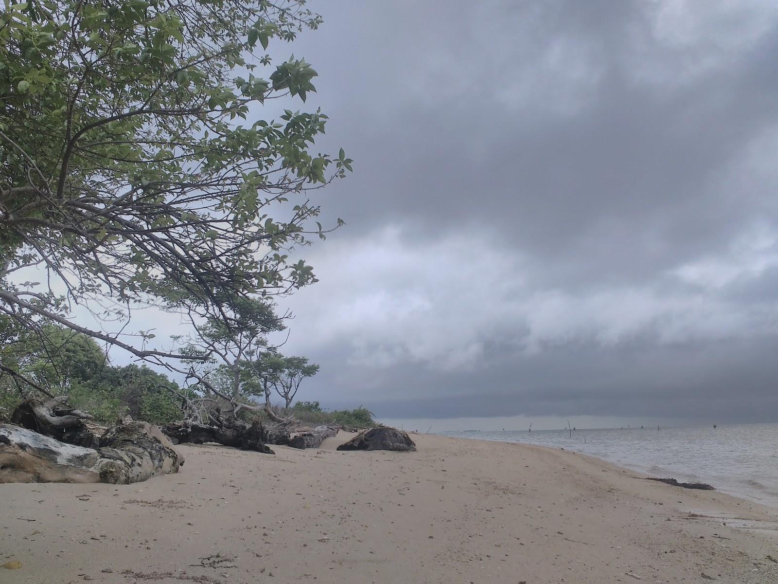 Sandee Pantai Mbah Sirah