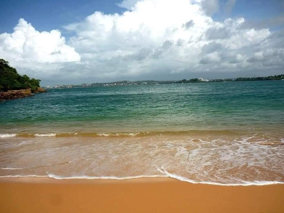 Sandee Rumassala South Beach