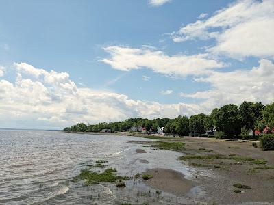 Sandee - Quai De Saint-Jean